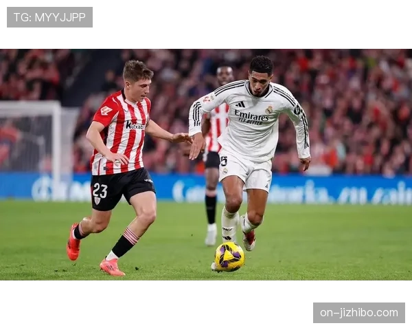 现场：皇马客场2-2战平曼城，贝林厄姆凌空抽射扳平比分